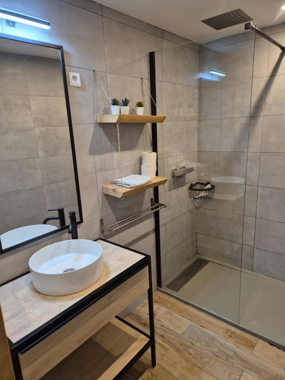 Apartament T2 Moderne Hypercentre 40M2, Au Pied De La Cathedrale Auch Zewnętrze zdjęcie